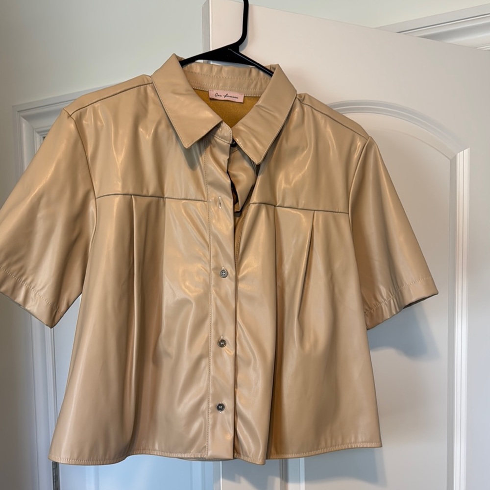 Vestique Cream Boxy Button Down Shirt with Notched Collar